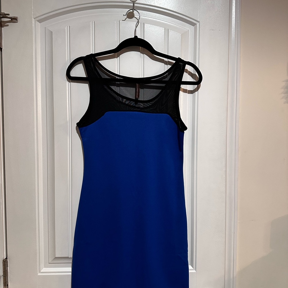 Elegant Blue and Black Sleeveless Dress